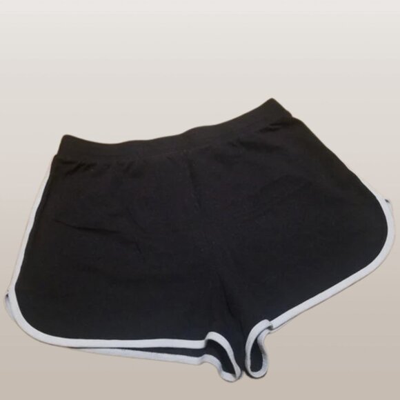 Nike Athletic Racerback Sports Bra with White Trim Black Shorts Combo Set - Picture 4 of 10